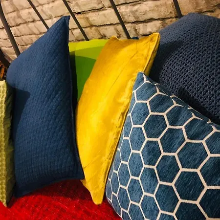 Les Atypiques De Nico Bush - Parking Sécurisé Vélos Affittacamere *