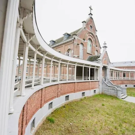 Les Atypiques De Nico Bush - Parking Sécurisé Vélos Affittacamere *