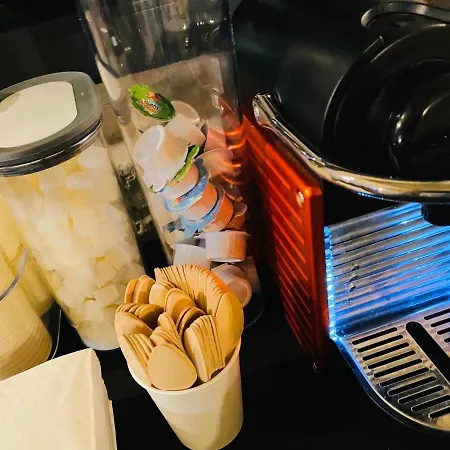 Les Atypiques De Nico Bush - Parking Sécurisé Vélos Affittacamere *