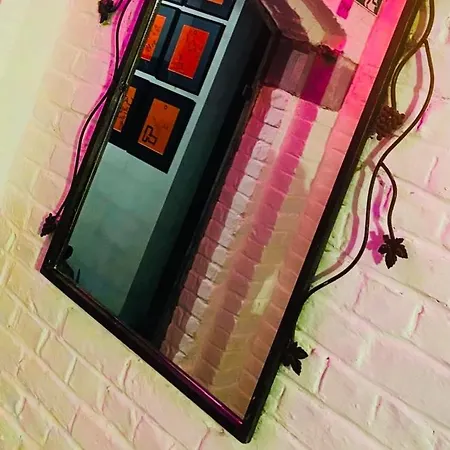 Les Atypiques De Nico Bush - Parking Securise Velos بيت ضيافة تورناي