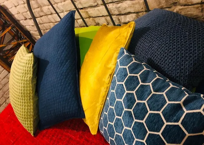 Les Atypiques De Nico Bush - Parking Sécurisé Vélos Affittacamere *