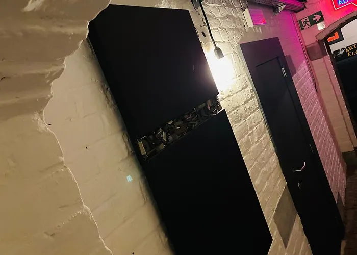 Les Atypiques De Nico Bush - Parking Sécurisé Vélos Affittacamere