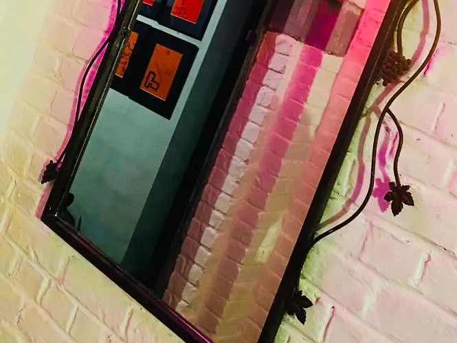 Les Atypiques De Nico Bush - Parking Sécurisé Vélos Affittacamere Tournai