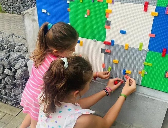 Les Atypiques De Nico Bush - Parking Sécurisé Vélos *