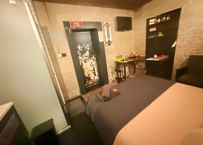 Les Atypiques De Nico Bush - Parking Sécurisé Vélos * Tournai